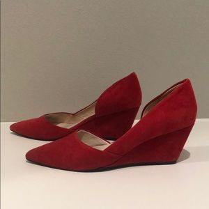 Kenneth Cole - Size 7 Dorsey Wedge in Red Suede